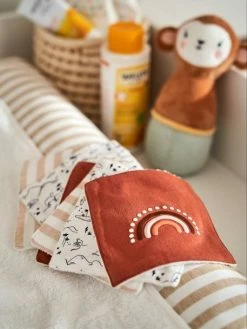 Deals 🛒 Pack of 6 Washable Wipes - white medium all over printed, Nursery 🤩